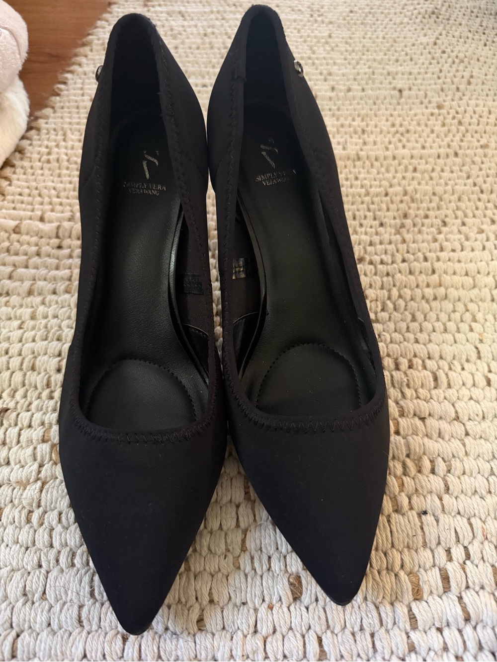 Vera Wang Black Pointed-Toe Heeled Pumps
